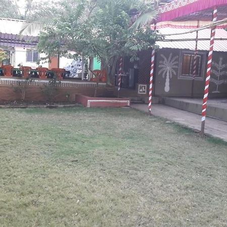 Nisarg Shrushti Farmhouse Hotel Pune Exterior photo
