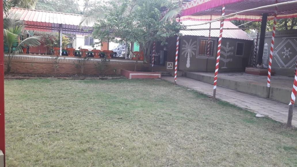 Nisarg Shrushti Farmhouse Hotel Pune Exterior photo
